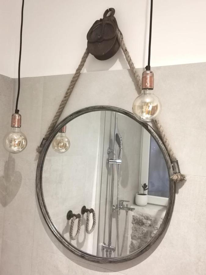 House Bava Hotel Vis Bagian luar foto