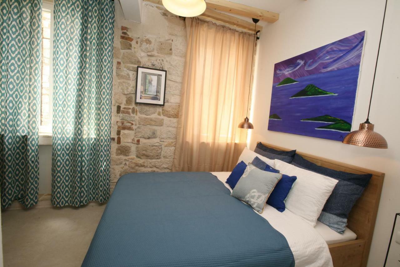 House Bava Hotel Vis Bagian luar foto